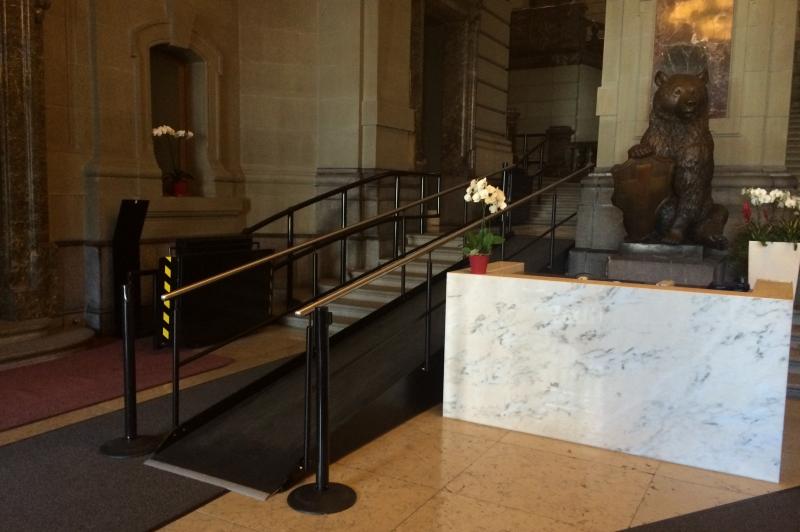 Installation d’une rampe d’accès au Palais fédéral 